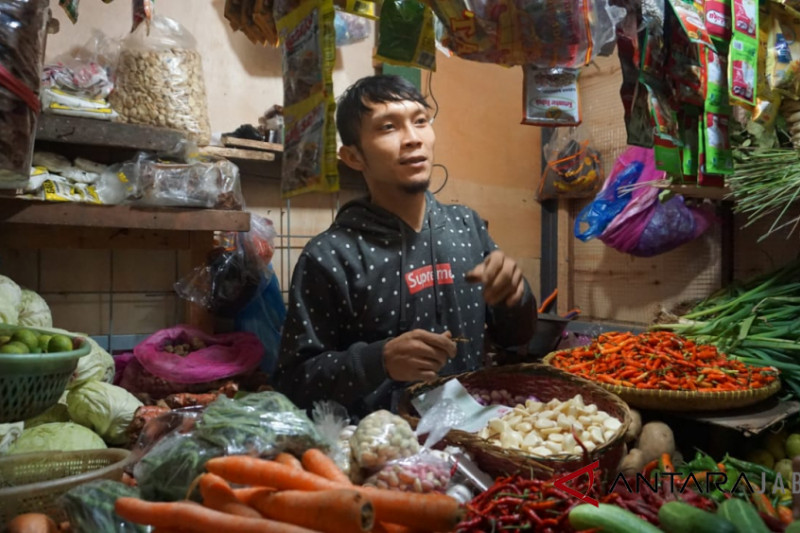 Harga kemiri di Bandung bertahan tinggi Rp60.000/kg