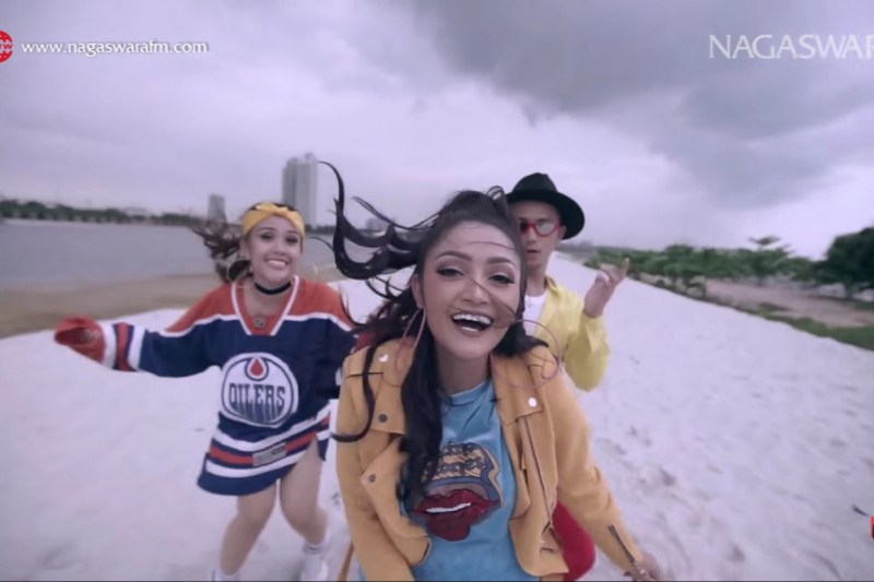 Lagu "Lagi Syantik" Siti Badriah raih penghargaan MURI