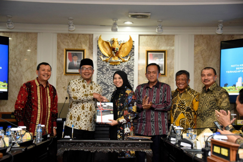Pemprov-DPRD Jabar teken MoU KUA-PPAS APBD Perubahan 2018