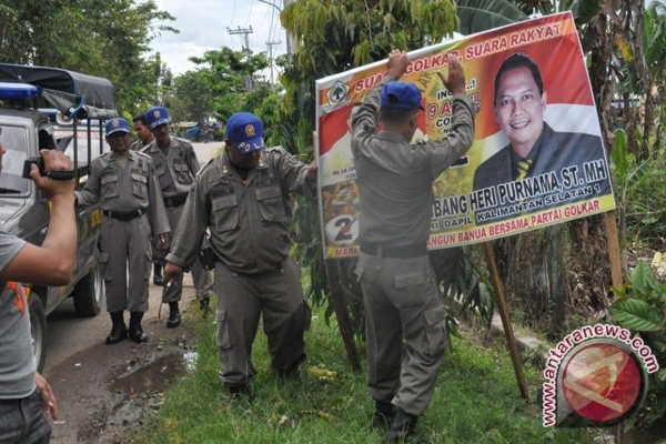 Panwaslu Turunkan 69 Alat Peraga - ANTARA News Kalimantan 