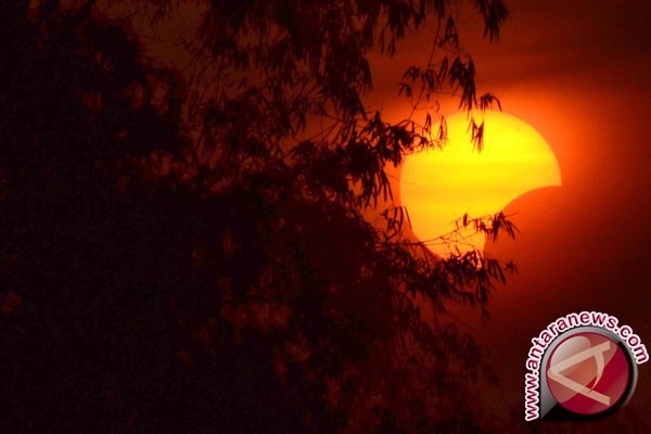 Lihat GMT Saat Bulan Meninggalkan Matahari - ANTARA News Lihat GMT Saat Bulan Meninggalkan Matahari - ANTARA News