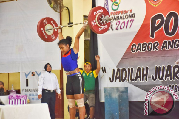 Kontingen Tabalong Juara Umum Angkat Besi