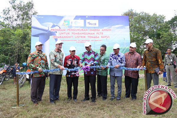 Bupati Resmikan Pembangunan Pembangkit Listrik Tenaga Bayu