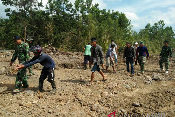 Realisasi pembangunan jalan program TMMD 50 persen