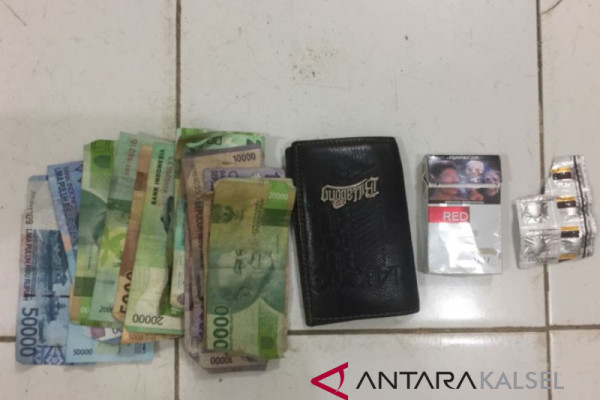 Lima Butir Carnophen Antarkan RA Ke Penjara