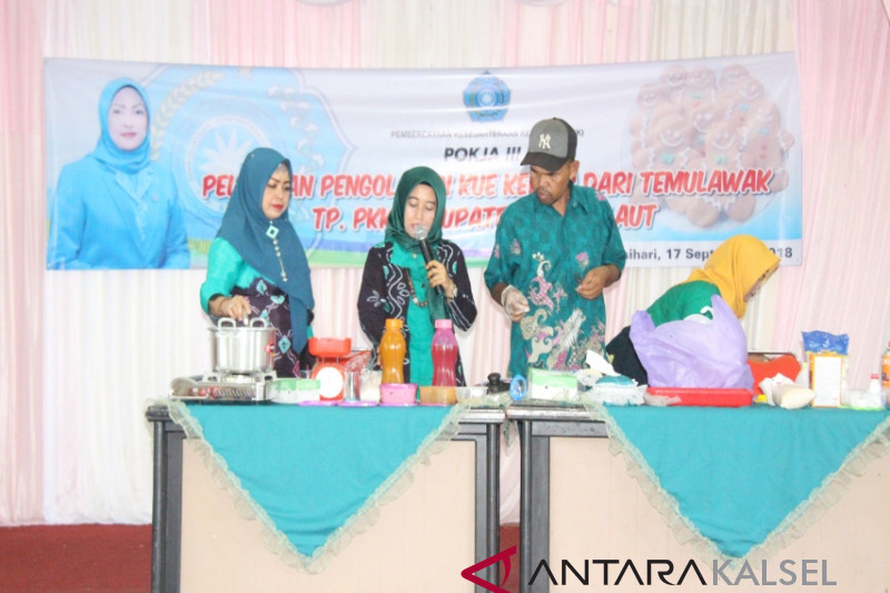 Pelatihan pengolahan kue kering