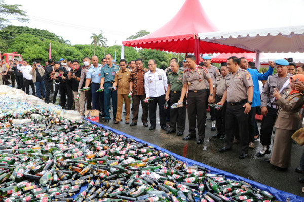 Sabu-sabu dan minuman keras senilai Rp12,6 miliar dimusnahkan