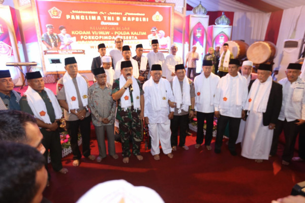 Panglima TNI dan Kapolri Safari Ramadhan di Samarinda