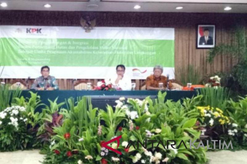 Jauhar nara sumber pada workshop Kementerian KLHK dan KPK