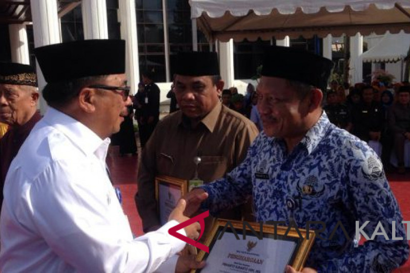 Penghargaan Untuk Petugas Imunisasi Measles Rubella
