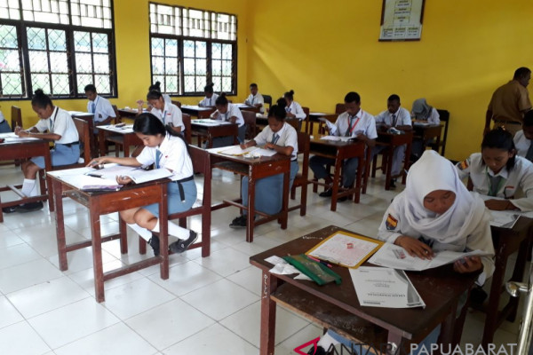 Pemkab Teluk Wondama Tambah Armada Bus Sekolah