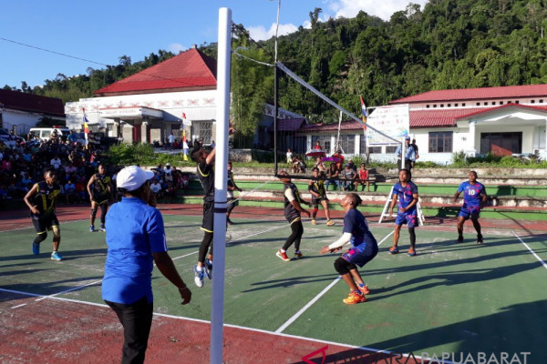 Putra Suabers Juarai Turnamen Volly HUT Wondama