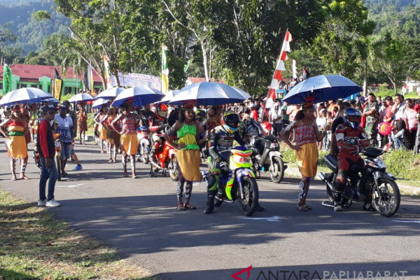 Puluhan Pembalap Berebut Juara Nasioal Motorprix di Wondama