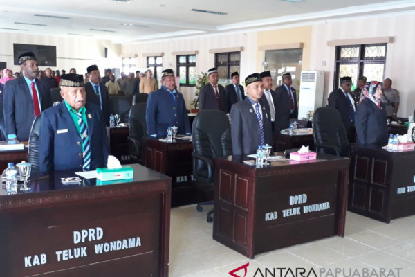 Bupati Teluk Wondama Paparkan LKPj 2017