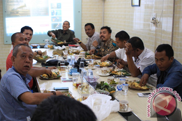 RAPAT SOSIALISASI PORTAL