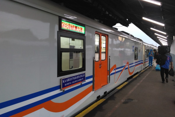 Pesanan tiket kereta api masih normal