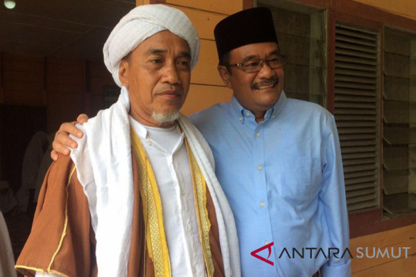 Djarot saiful sambangi majelis persulukan Darussalam Baru