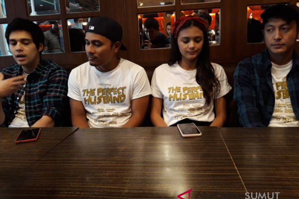 Pemain Film Perfect Husband Disambut Antusias Warga Medan