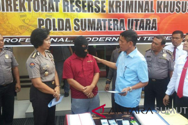 Plt Kabid Pelayanan Perizinan Padang Sidimpuan tersangka
