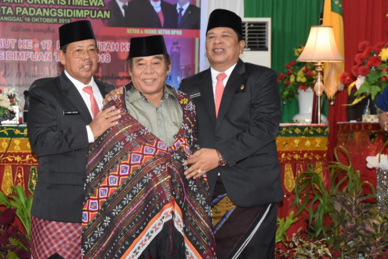 Paripurna HUT Pemkot Padangsidimpuan berlangsung khidmat